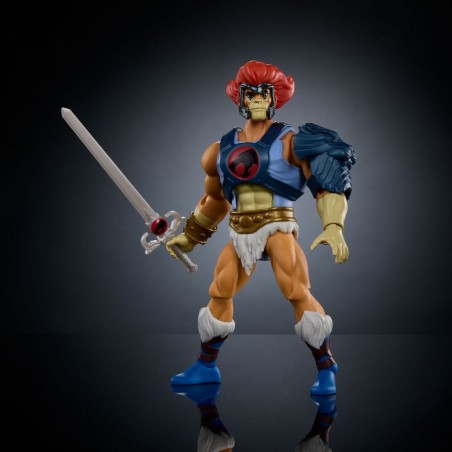 Deluxe-Figurine von Lion-O aus He-Man und den Masters of the Universe x ThunderCats. Deluxe-Figurine von Lion-O aus He-Man und den Masters of the Universe x ThunderCats.
