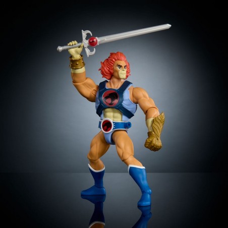 Deluxe-Figurine von Lion-O aus He-Man und den Masters of the Universe x ThunderCats. Deluxe-Figurine von Lion-O aus He-Man und den Masters of the Universe x ThunderCats.